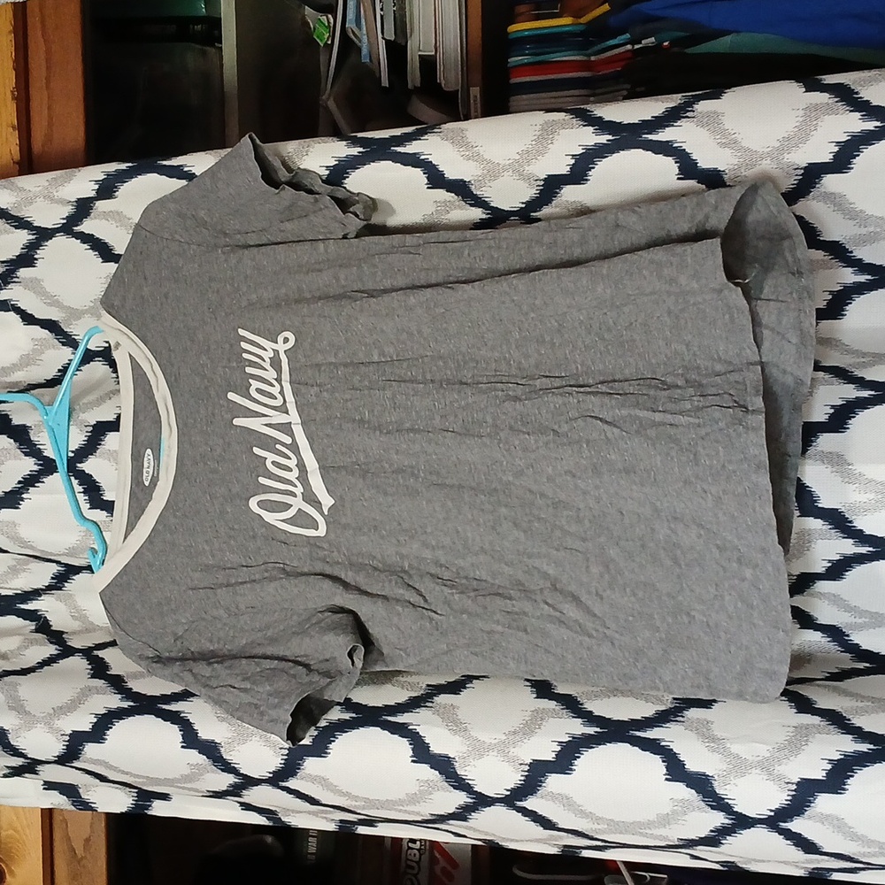 Old Navy tee